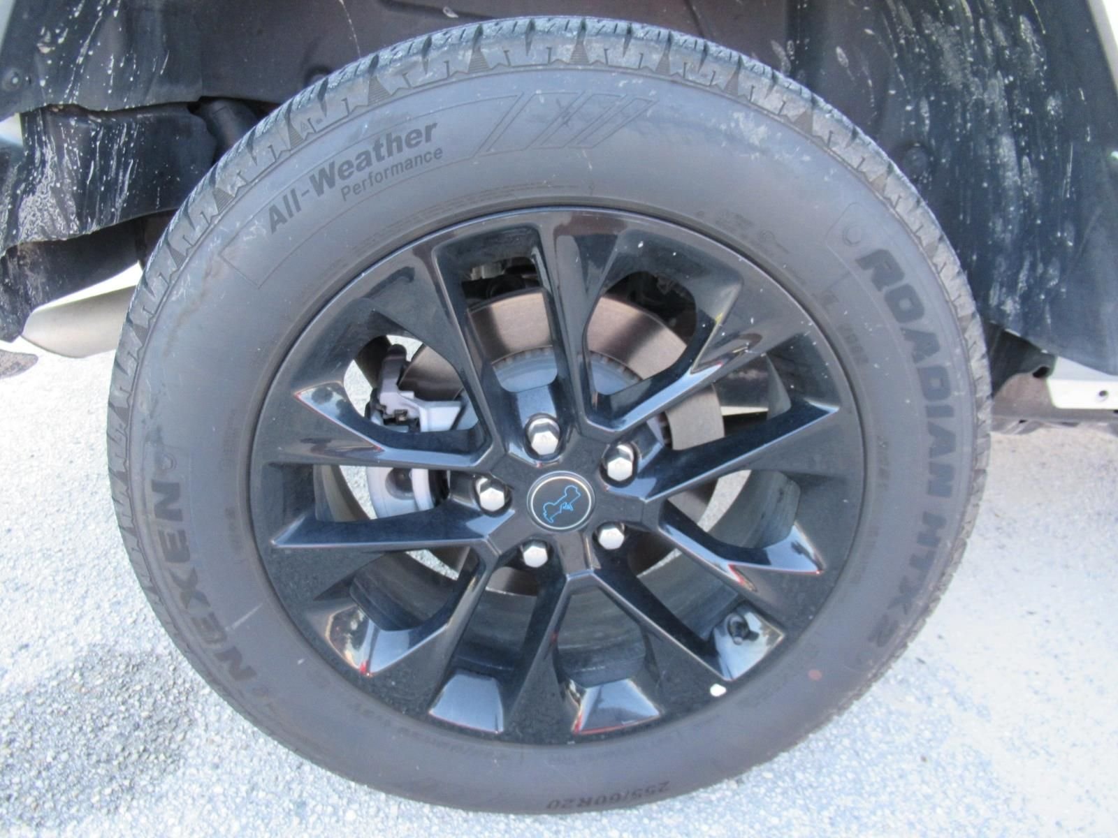 Used 2024 Silver Jeep Sahara 4xe image 5