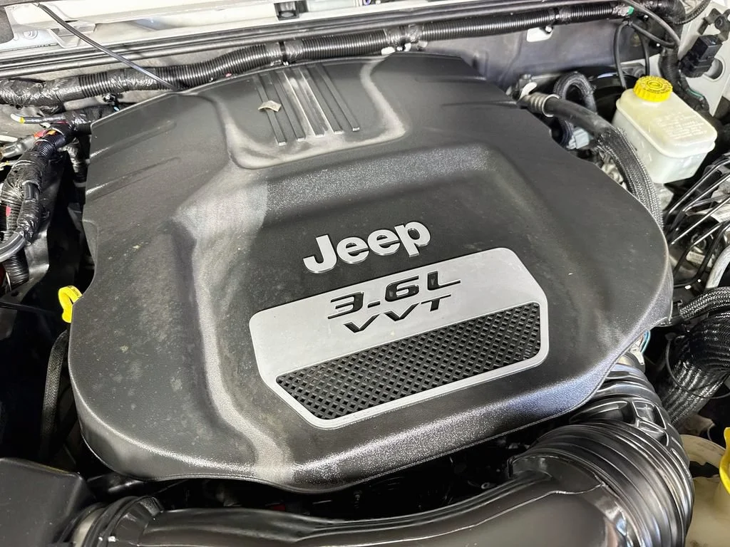 Used 2012 White Jeep Rubicon image 35
