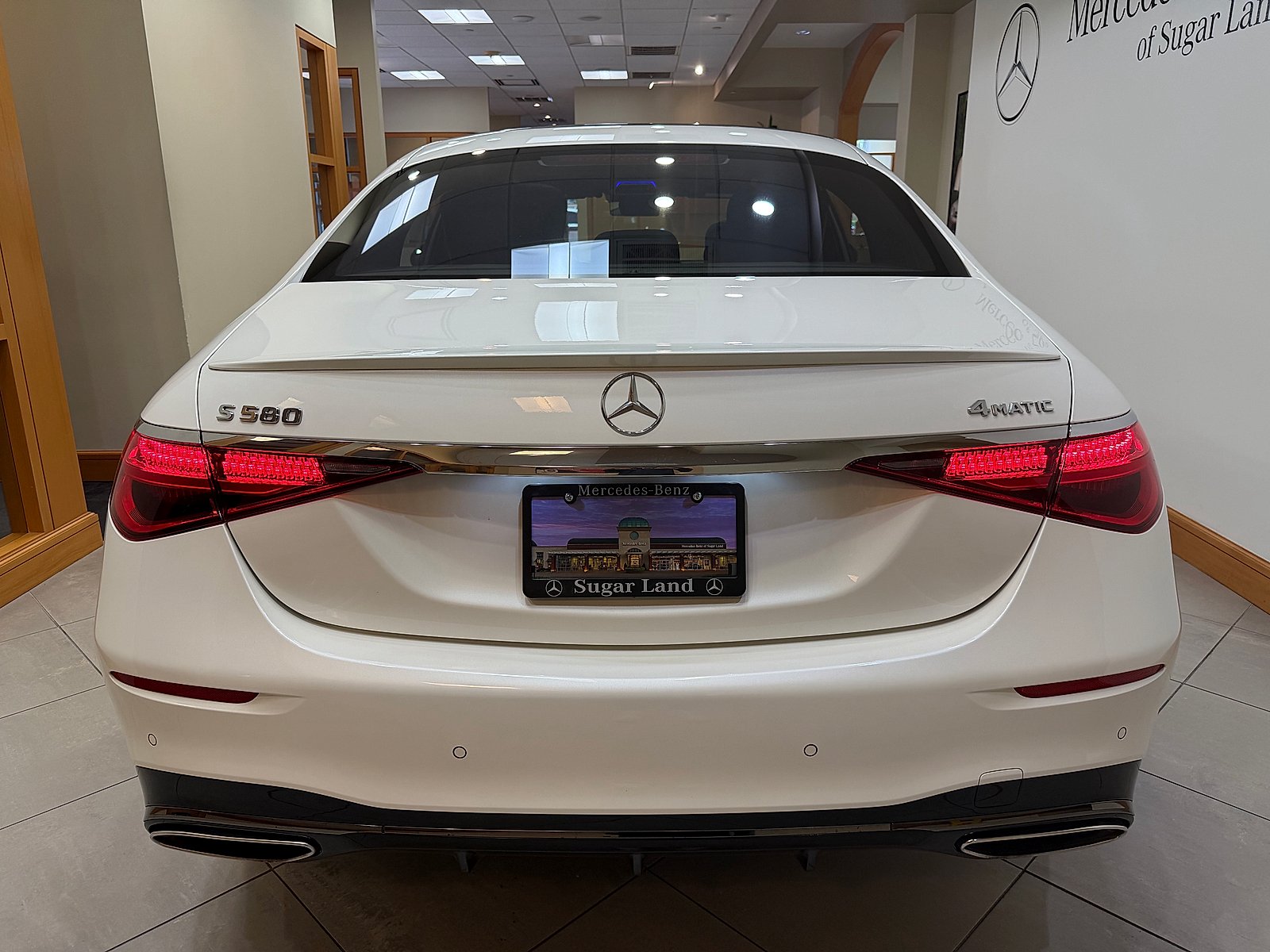 Certified Used 2023 MANUFAKTUR Diamond White Mercedes-Benz 4MATIC® image 5