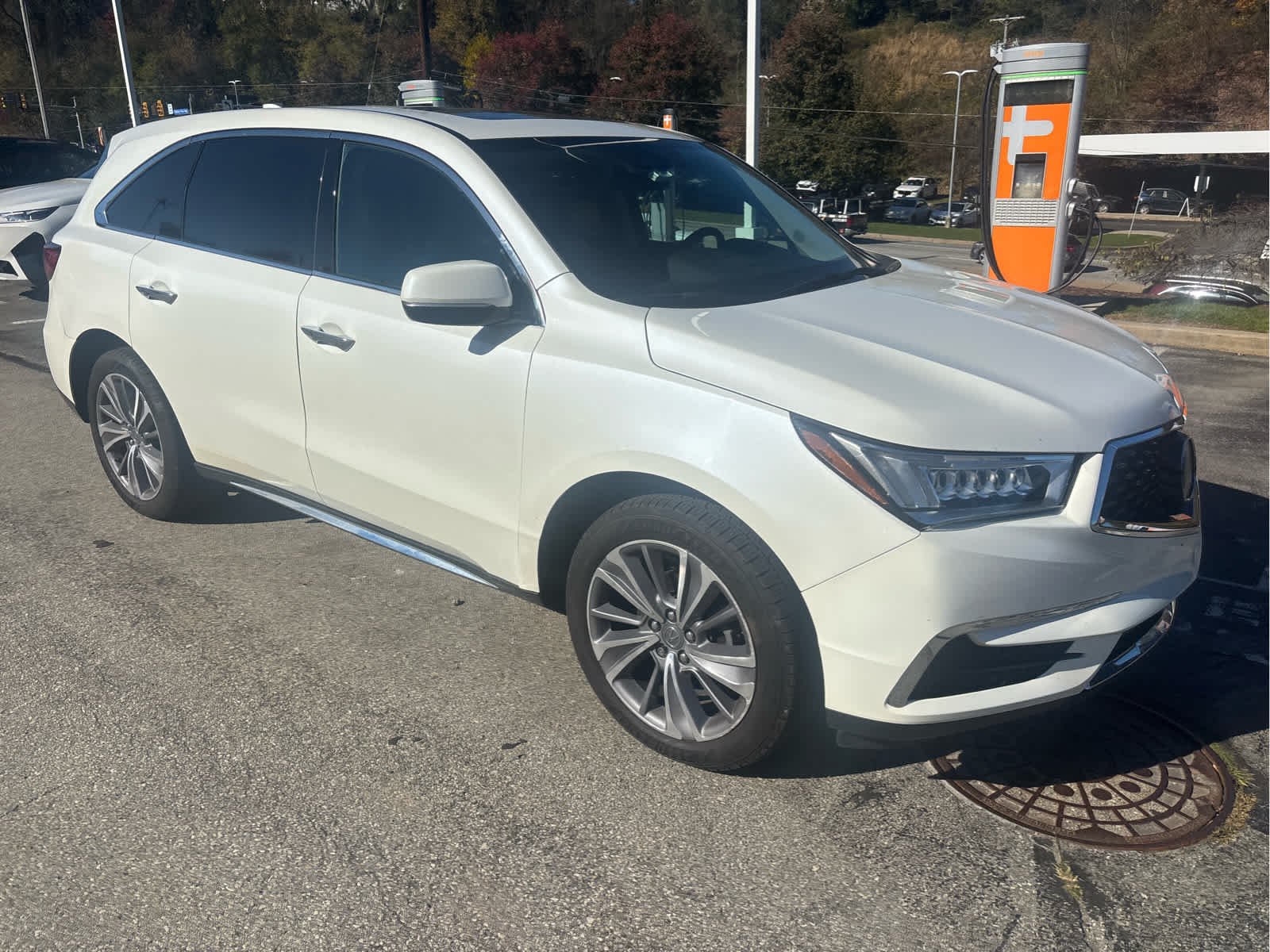 Used 2017 White Diamond Pearl Acura w/Technology Pkg image 5
