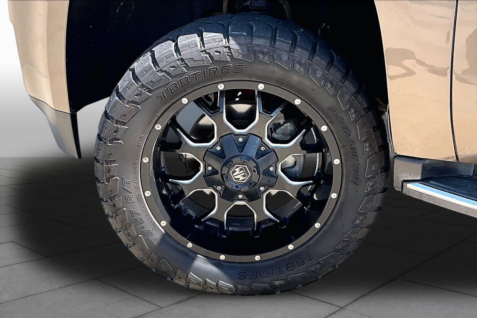 Used 2015 Bronze Alloy Metallic GMC SLE image 10