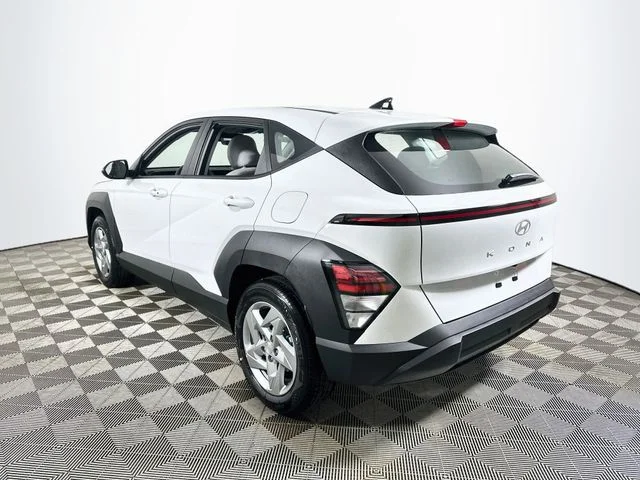 New 2027 White Hyundai SE image 5