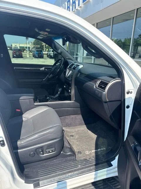 Certified Used 2020  Lexus 460 image 6