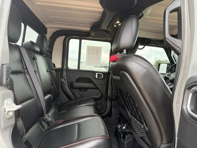 Used 2020  Jeep Rubicon image 40