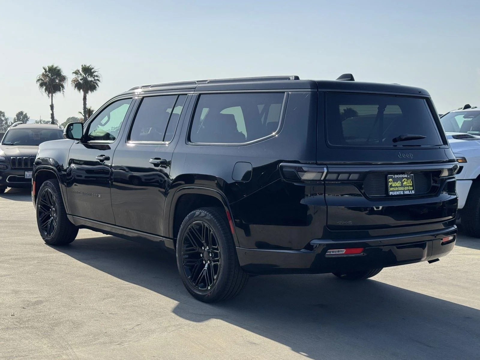 New 2026 High Gloss Black Exterior Paint Jeep Limited Reserve image 4