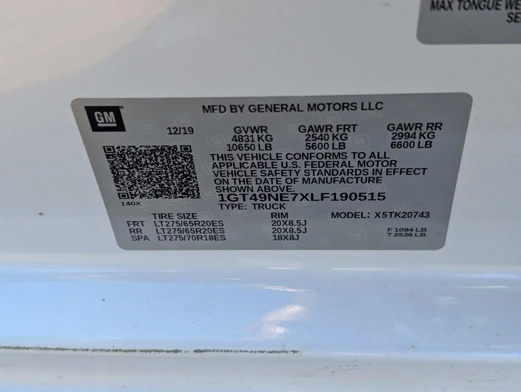Used 2020 White GMC SLT image 18
