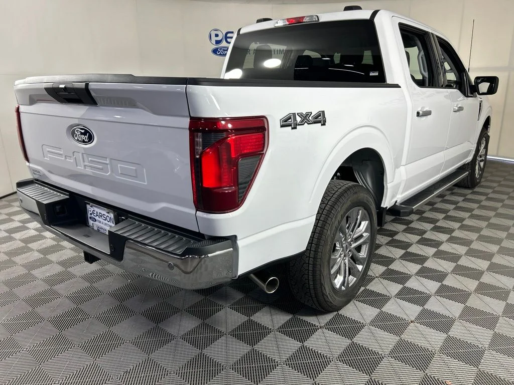 New 2026 Oxford White Ford XLT image 5