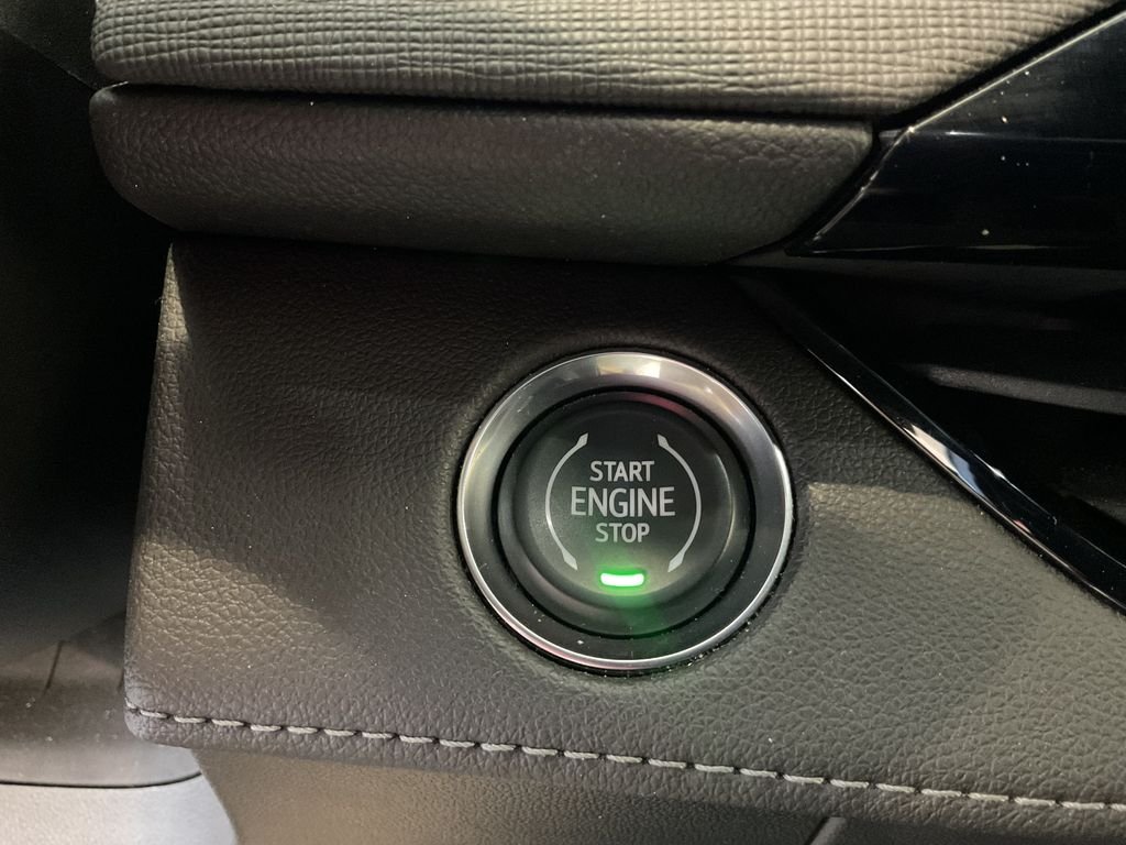 Used 2025 White Buick Preferred image 19