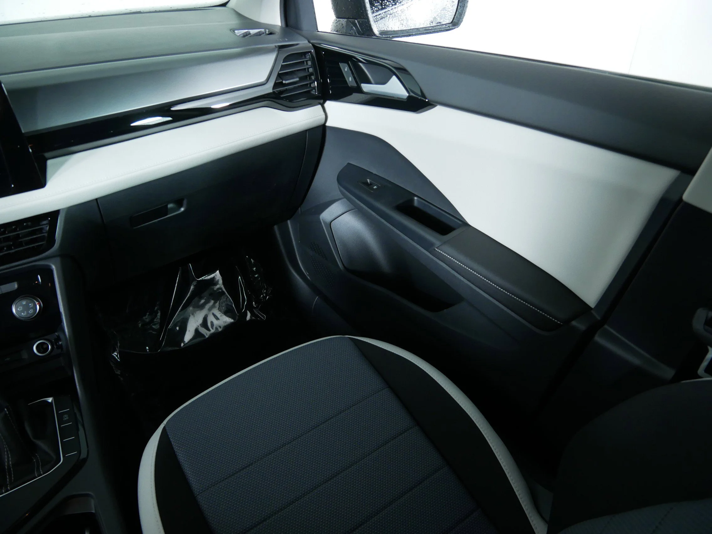New 2026 Deep Black Pearl Volkswagen S image 11