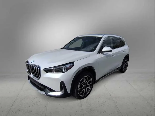 New 2026 Mineral White Metallic BMW xDrive28i image 4