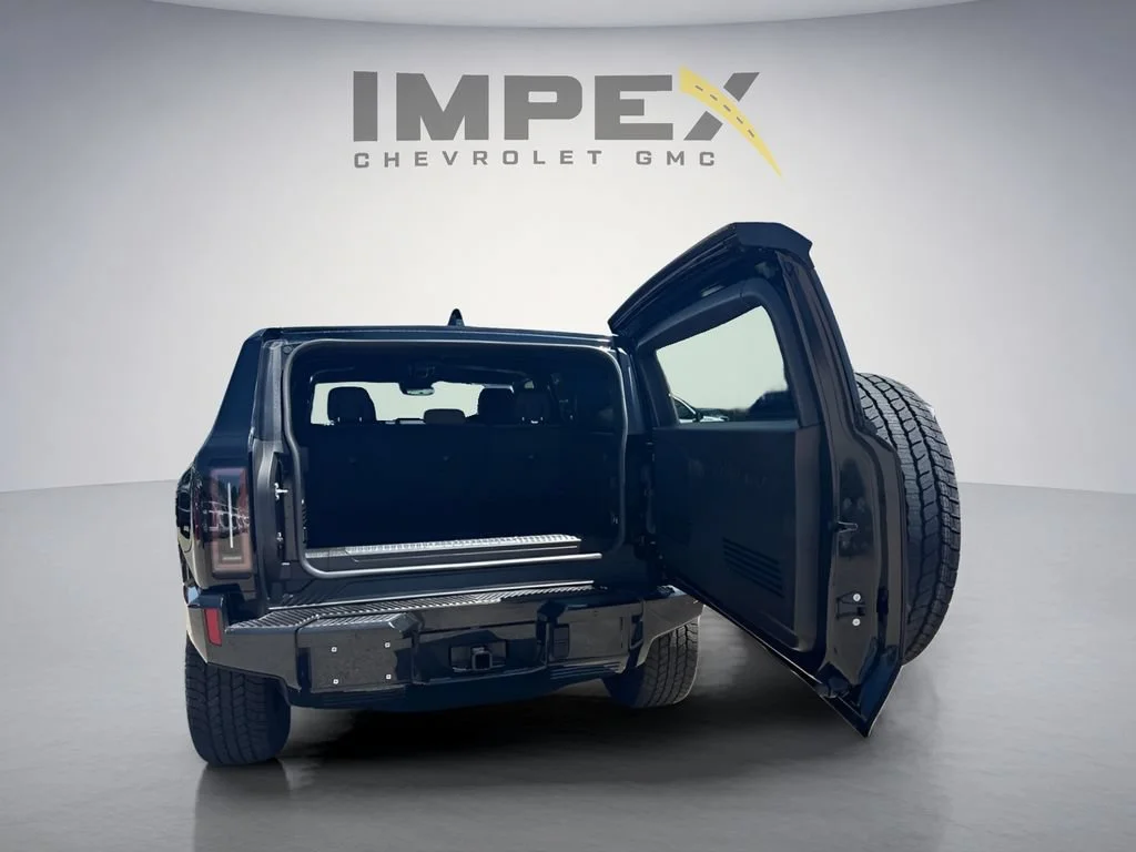 Used 2025 Void Black GMC 2X image 5