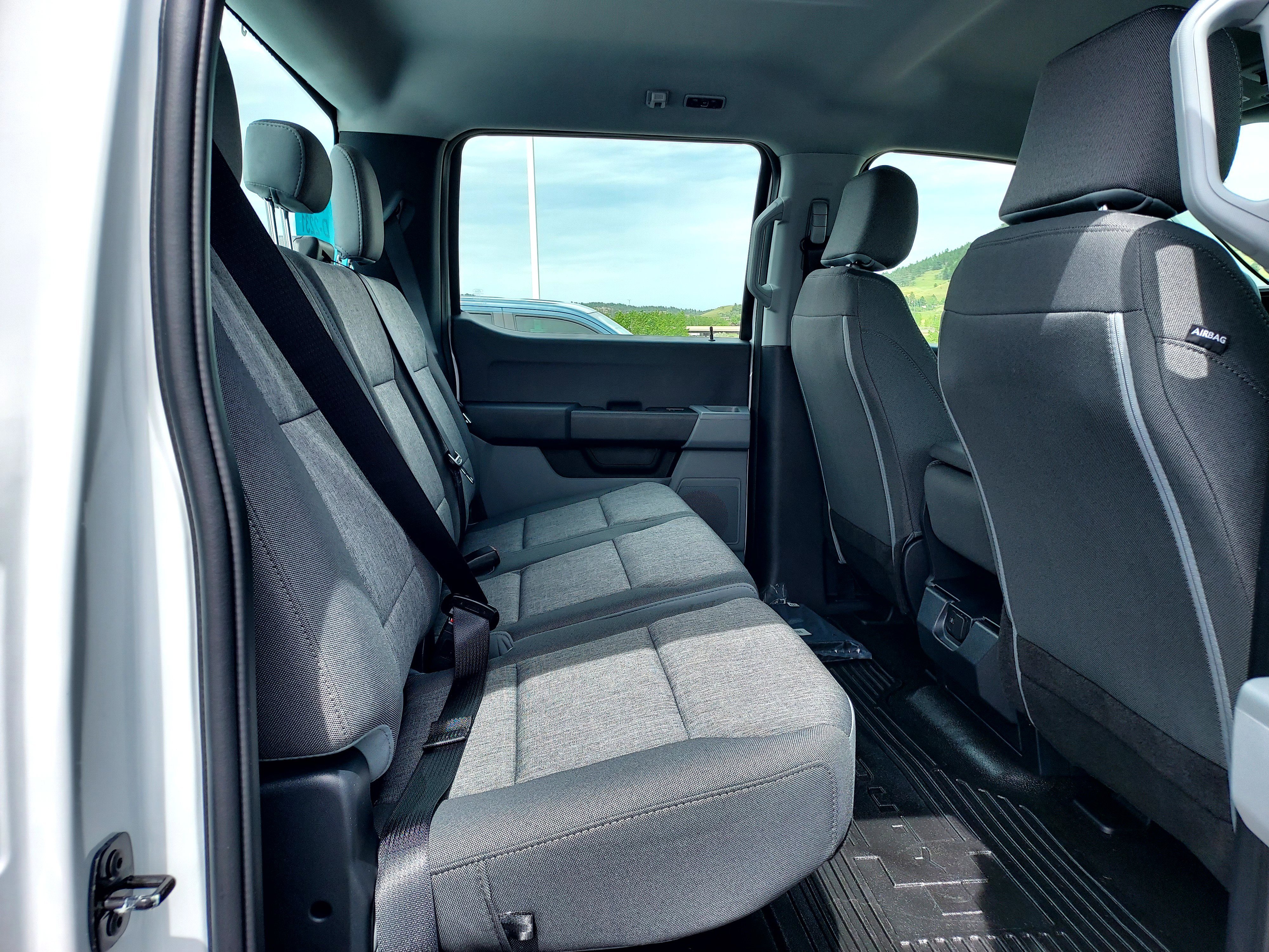 New 2026 Oxford White Ford XL image 24