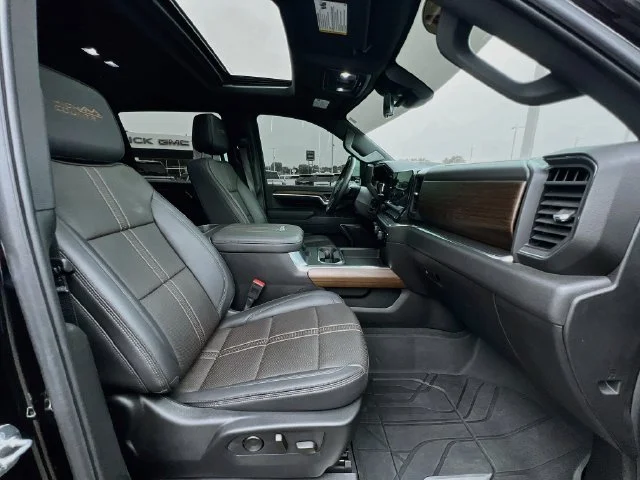 Used 2024 Black Chevrolet High Country image 41