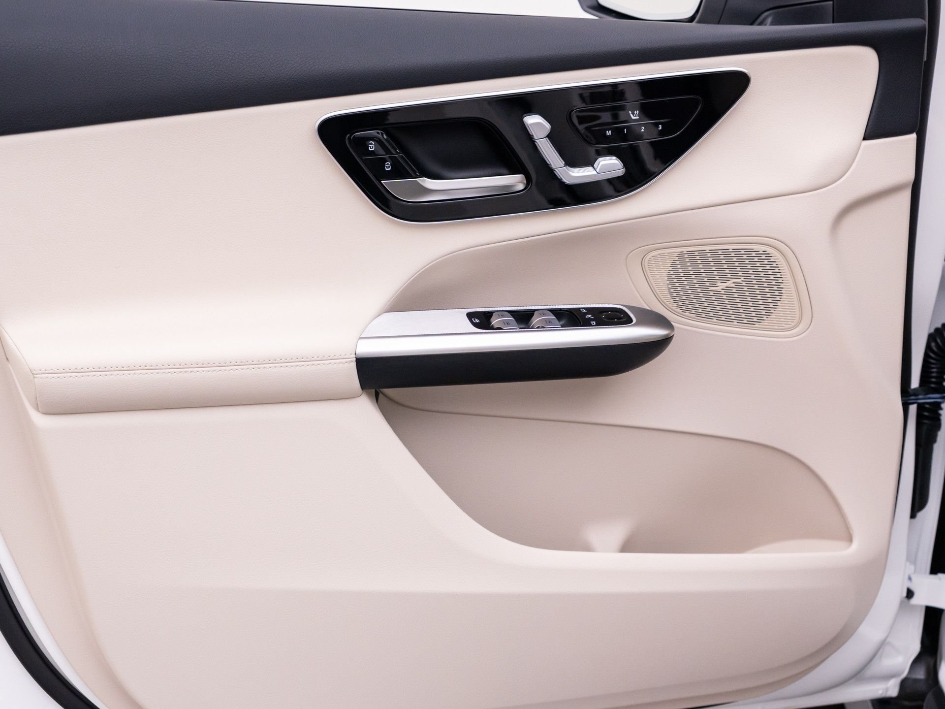New 2026 White Mercedes-Benz GLC 300 image 14