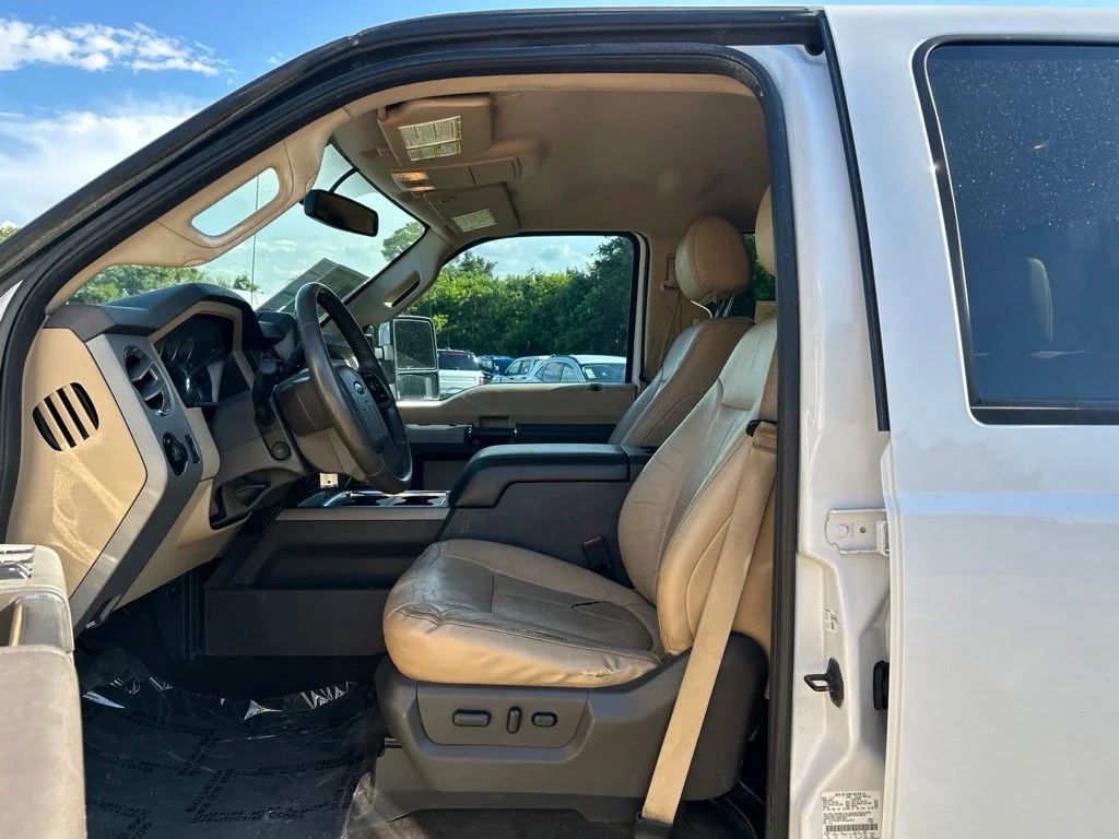 Used 2014 Oxford White Ford Lariat image 15