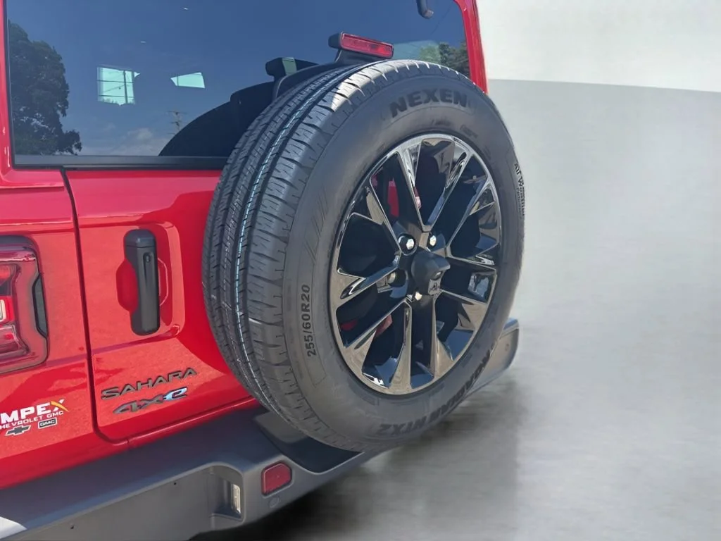 Used 2025 Red Jeep Sahara image 32