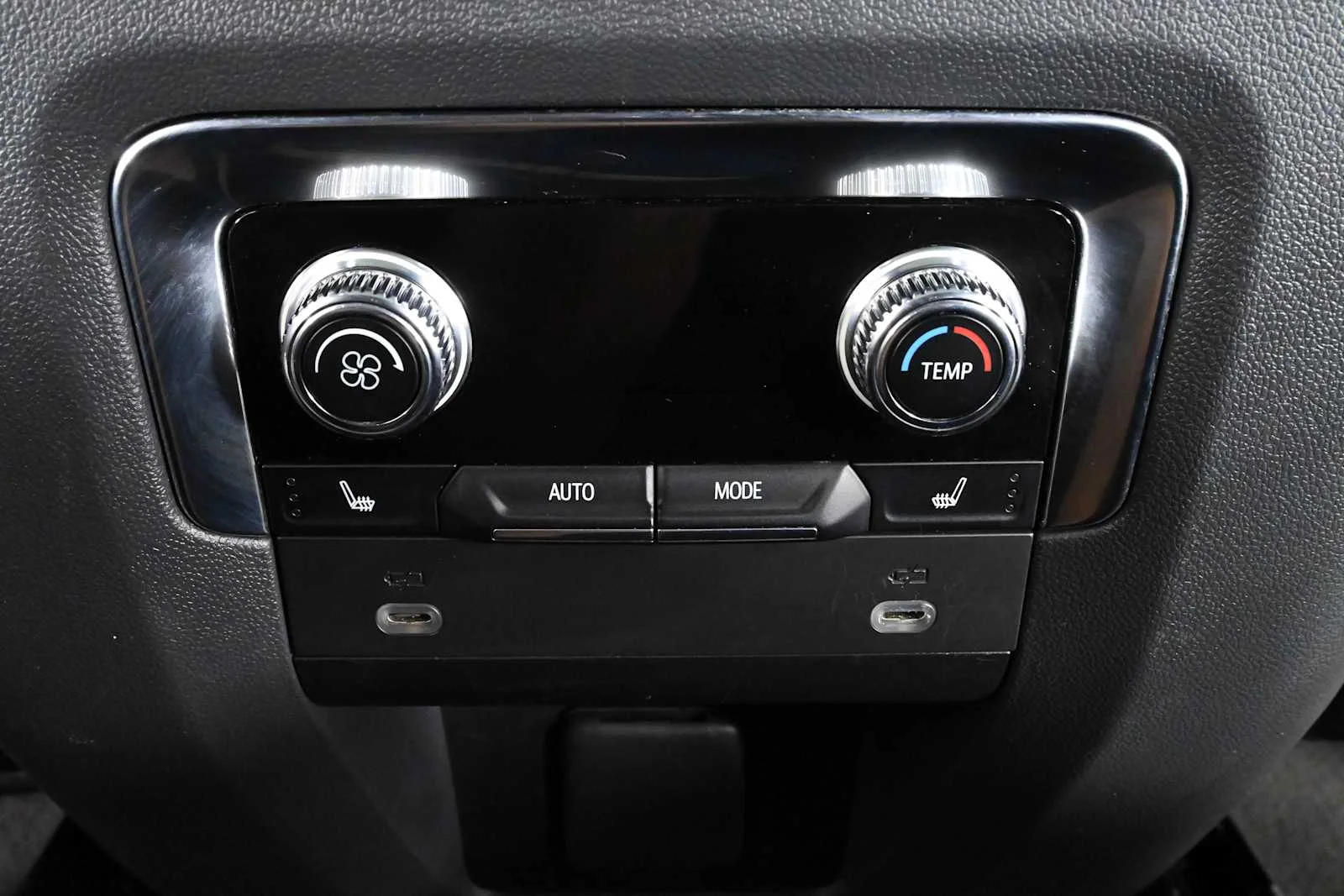 Used 2023 Summit White GMC Denali image 18