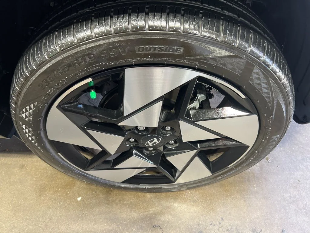 Used 2024 Abyss Black Hyundai Limited image 27