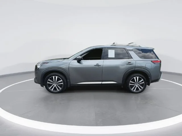Used 2025 Gray Nissan Platinum image 7