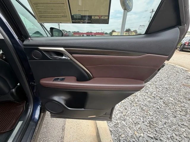 Used 2016  Lexus 350 image 23