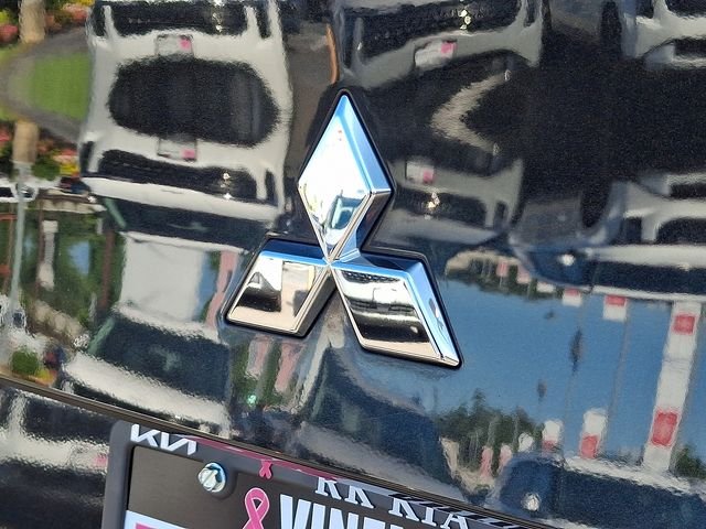 Used 2022 Black Mitsubishi ES image 31