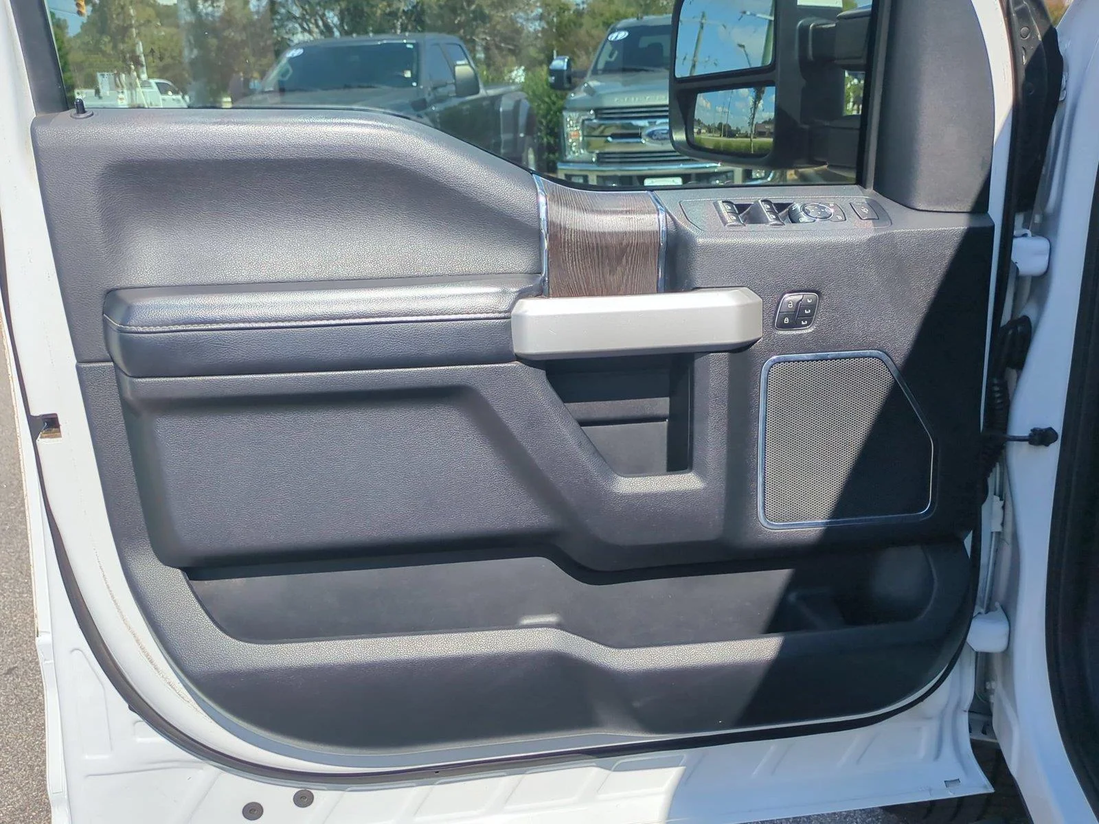 Used 2021 Oxford White Ford Lariat image 14