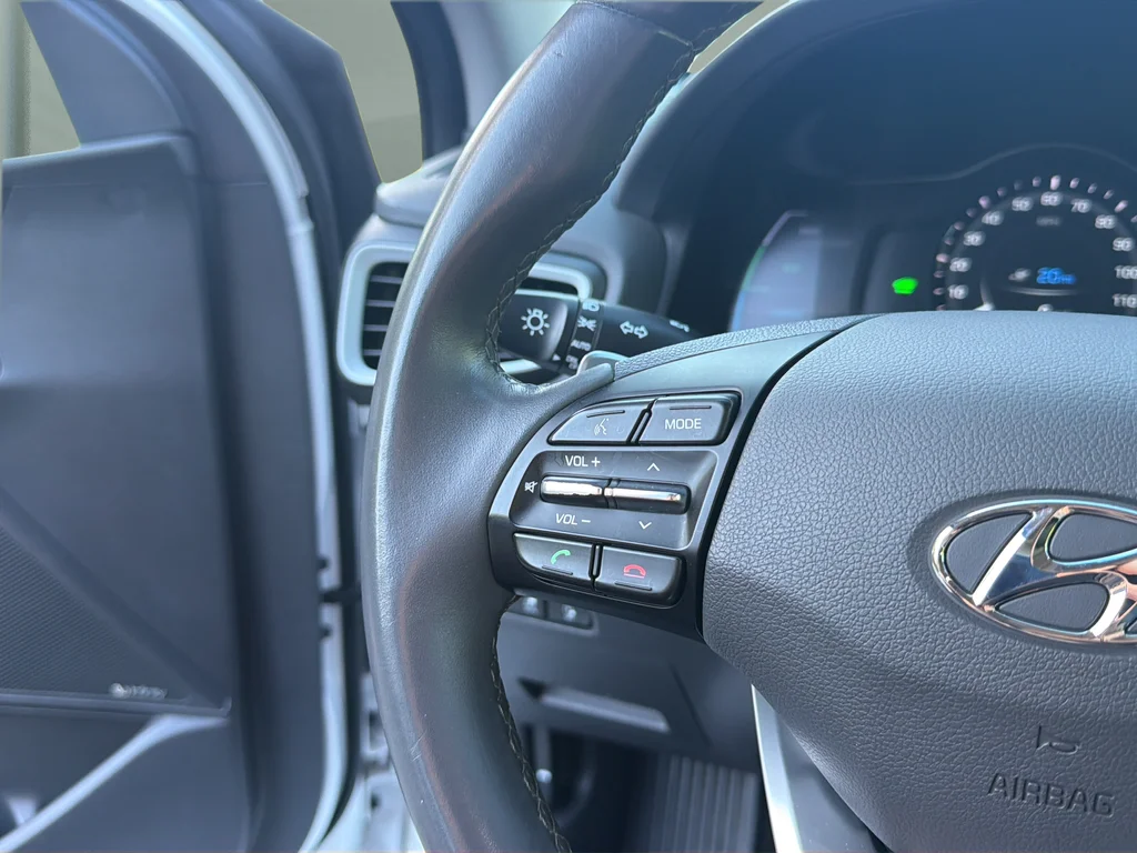 Used 2019 Ceramic White Hyundai Limited image 22