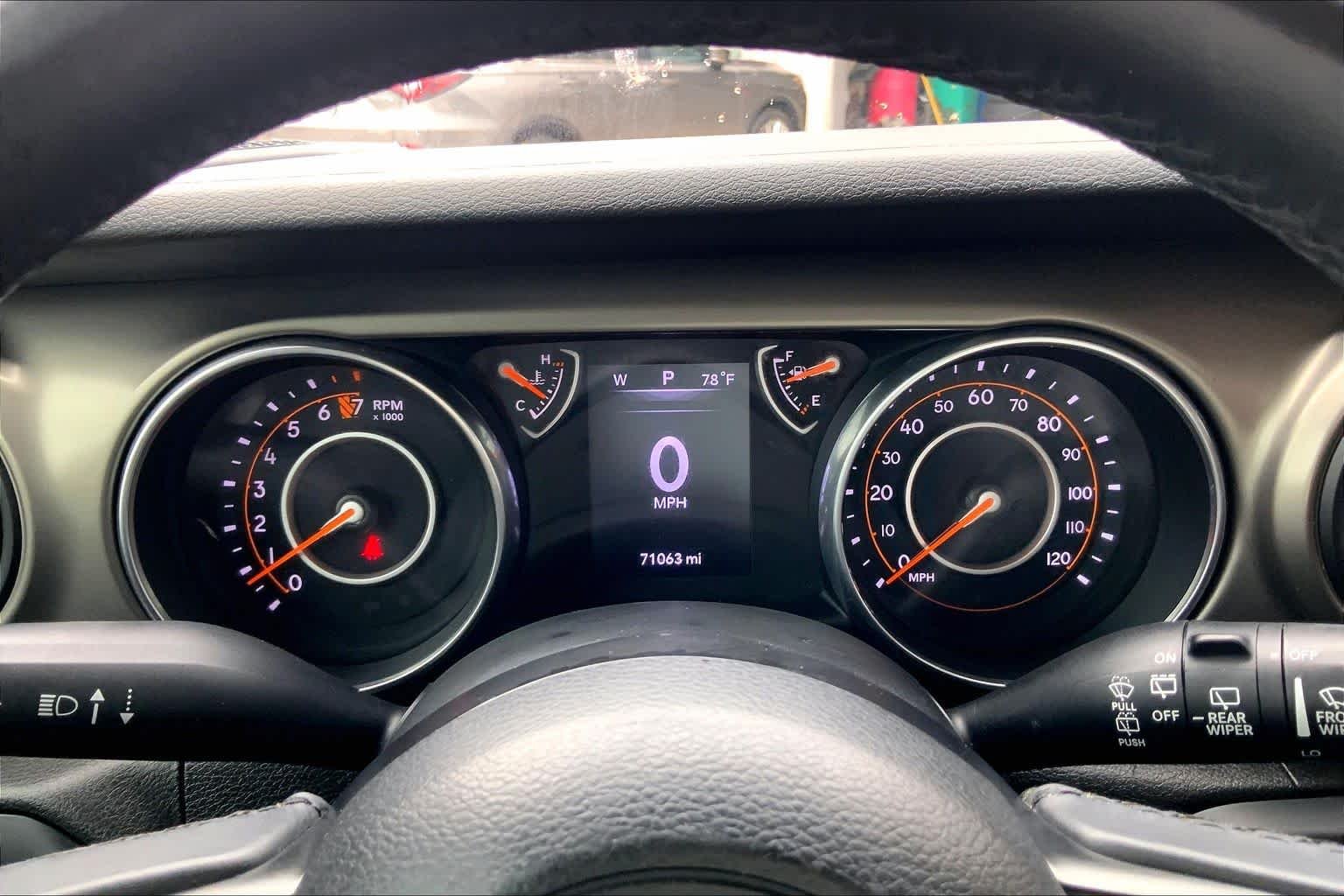 Used 2018 Punkn Metallic Clearcoat Jeep Sport S image 24