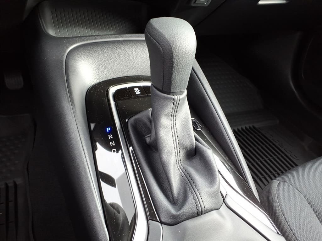 2026 Toyota Corolla LE - Photo 11