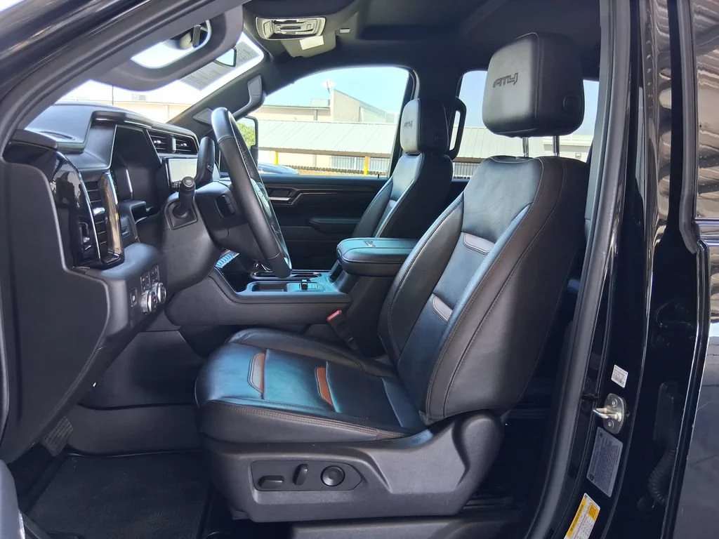 Used 2025 Onyx Black GMC AT4 image 19