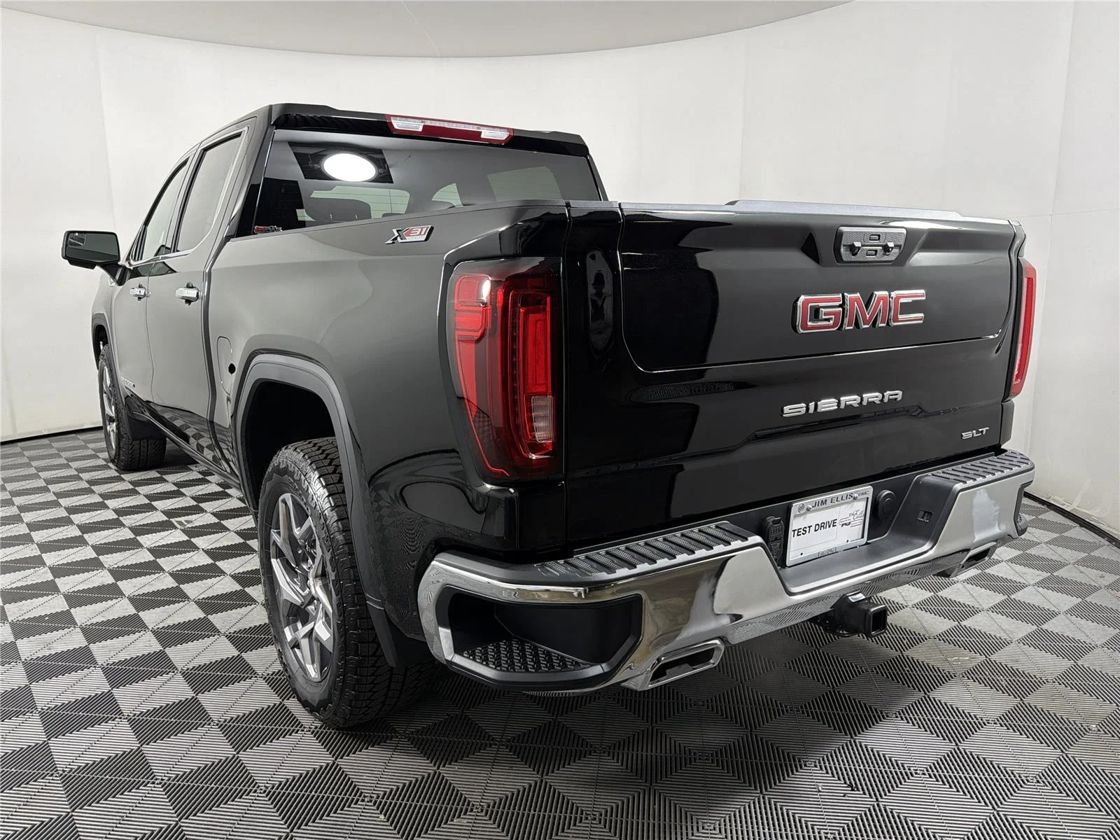 New 2026 Onyx Black GMC SLT image 4