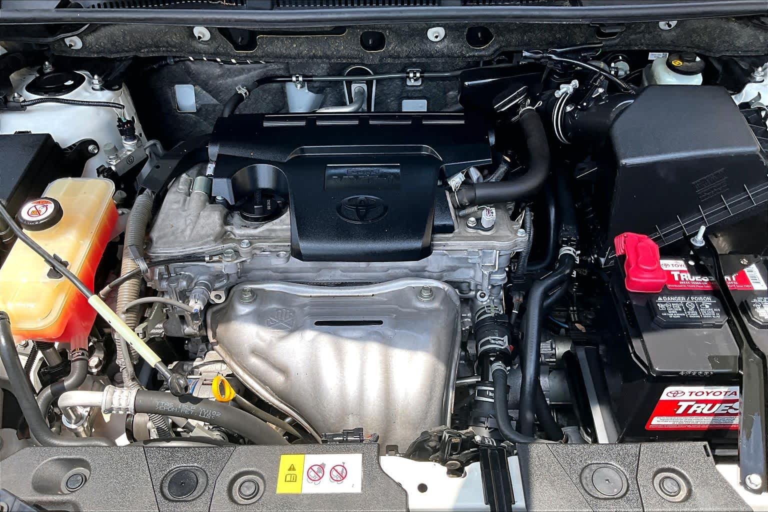 Used 2018 Super White Toyota LE image 32