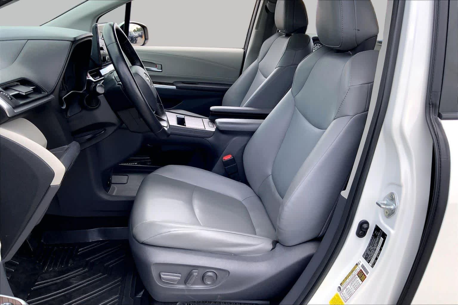 Used 2021 Blizzard Pearl Toyota XLE image 8