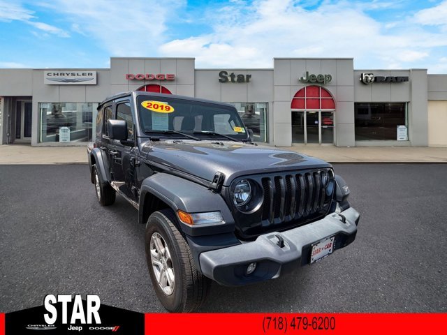 2019 Jeep Wrangler Sport S's photo