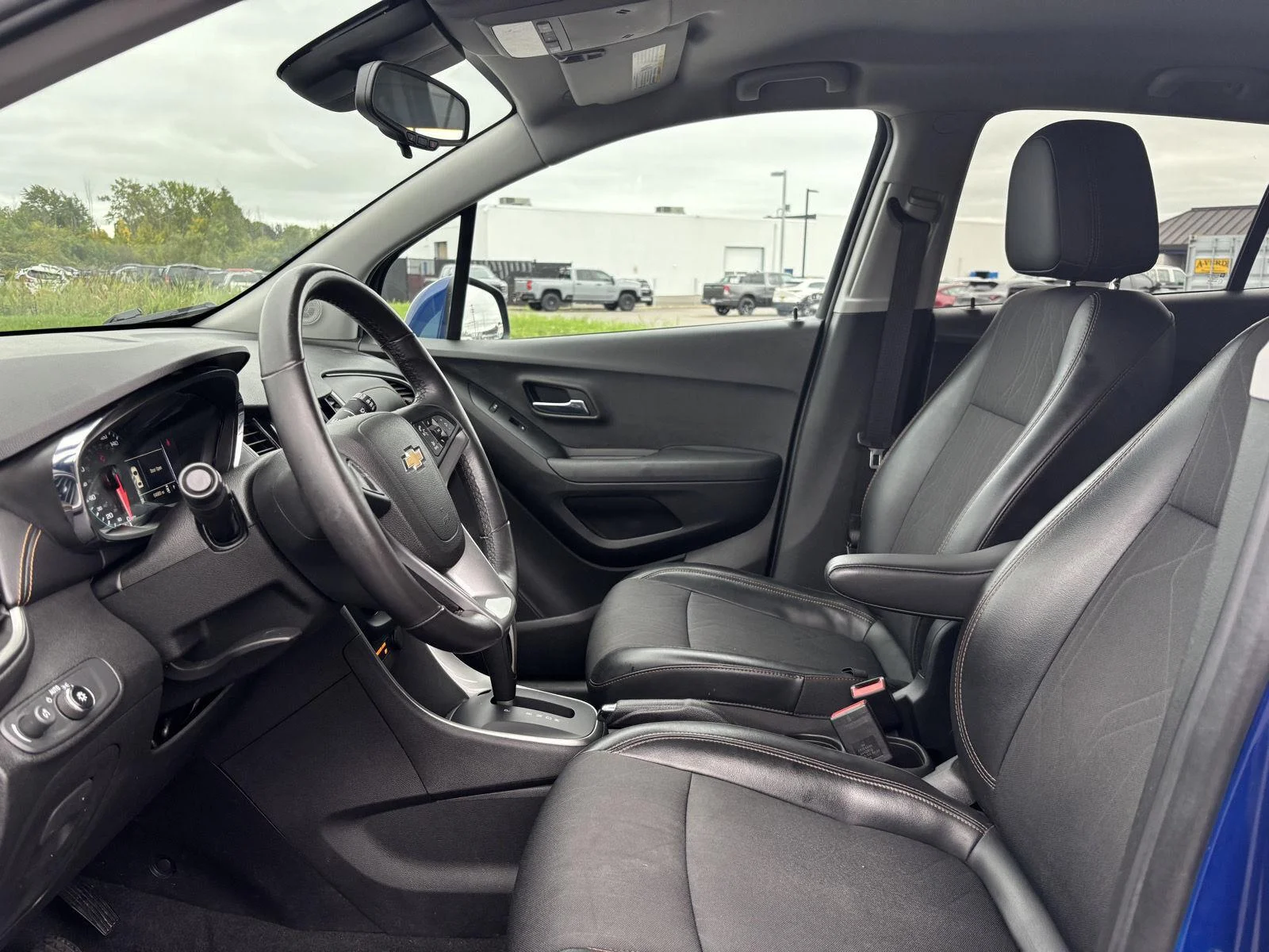 Used 2017 Blue Topaz Metallic Chevrolet LT image 31