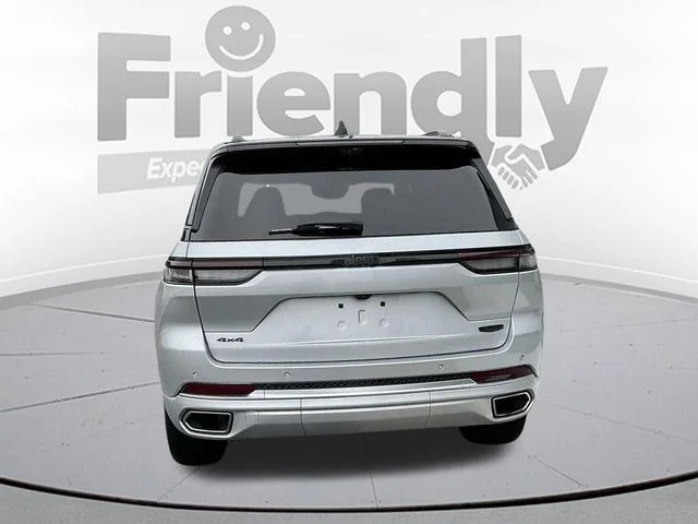 Used 2024 Silver Jeep Summit Reserve image 9