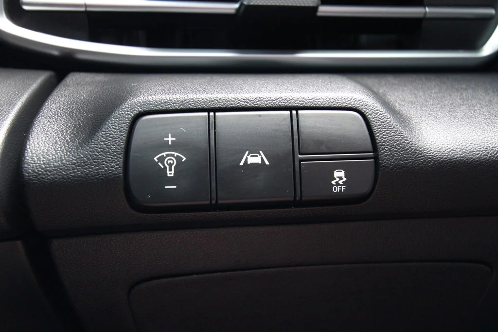 Used 2023 Silver Hyundai Limited image 23