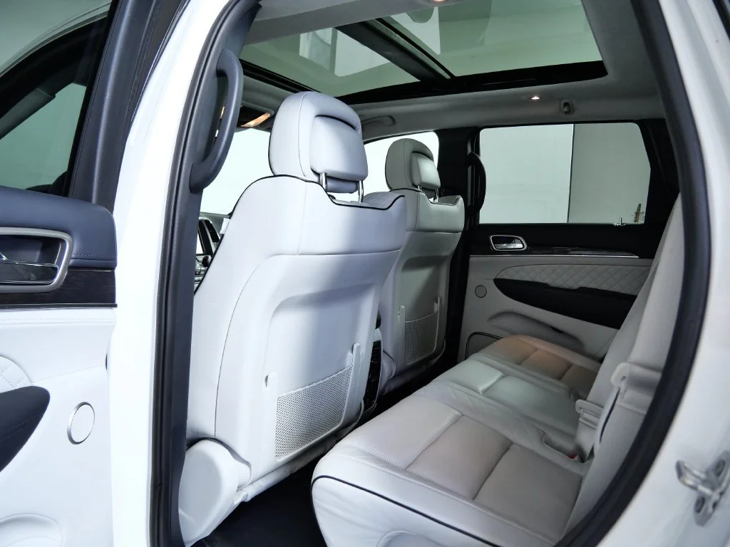 Used 2017 White Jeep Summit image 13