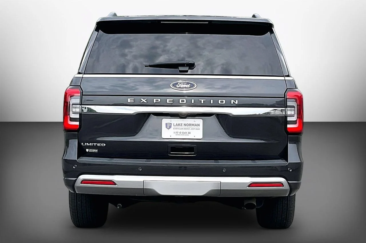 Used 2024 Gray Ford Limited image 7
