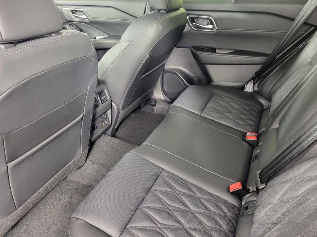 2025 Nissan Rogue Platinum - Photo 13