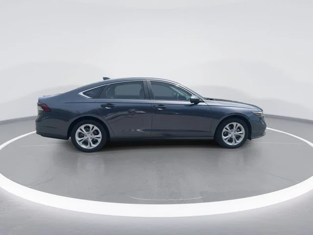 Used 2023  Honda LX image 9