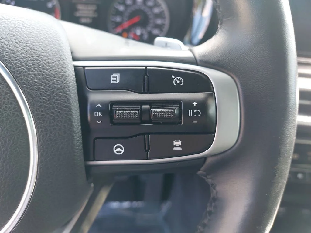 Used 2024 White Kia GT image 17