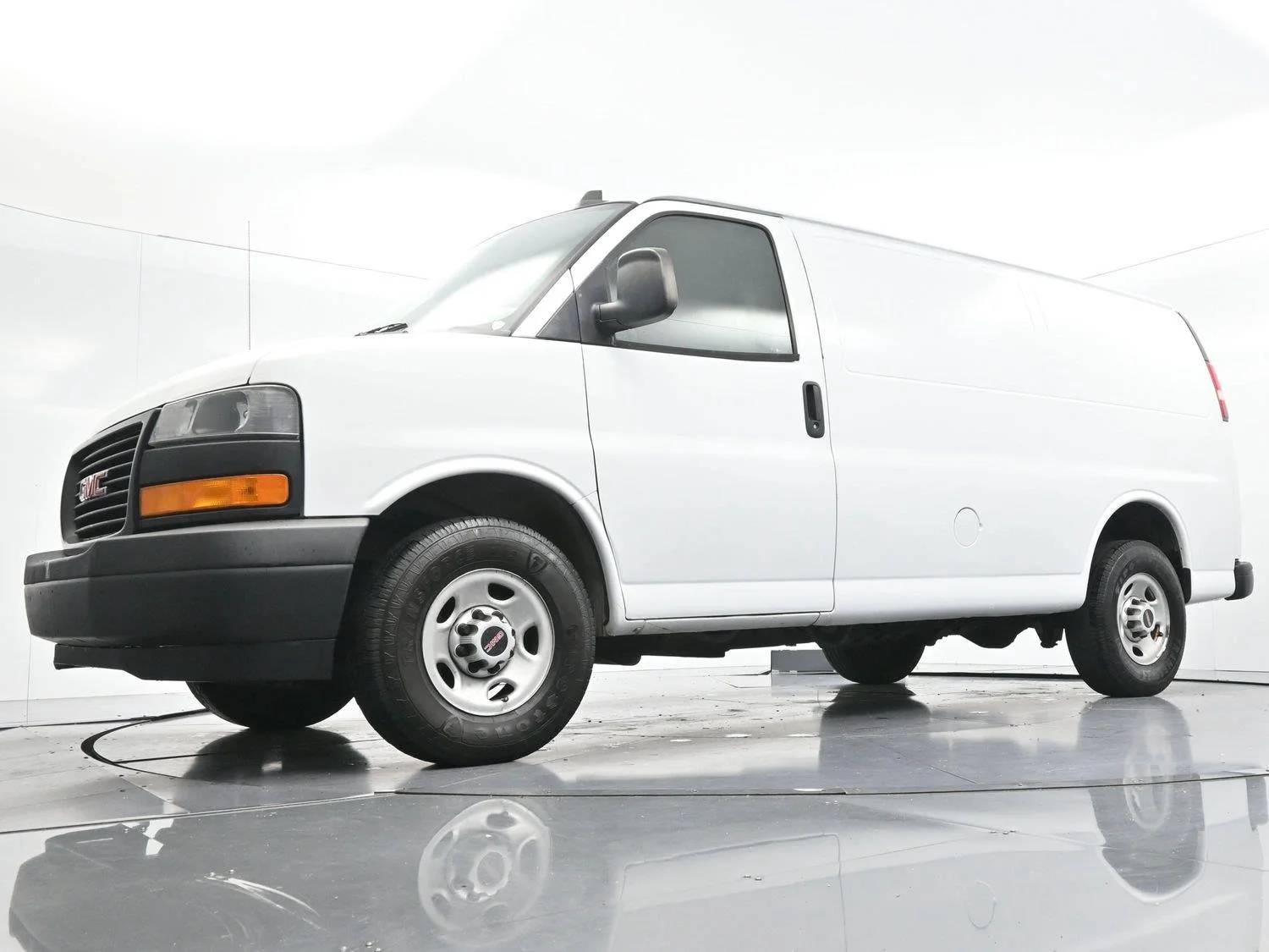 Used 2018 Summit White GMC 2500 image 41
