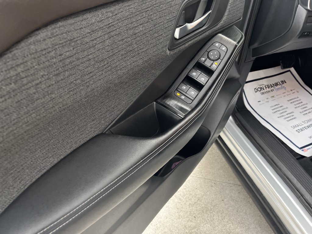 Used 2022 Silver Nissan SV image 10