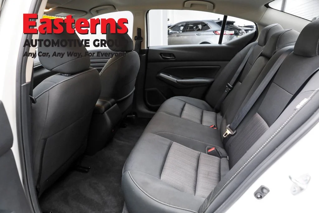 Used 2024 White Nissan 2.5 SV image 21