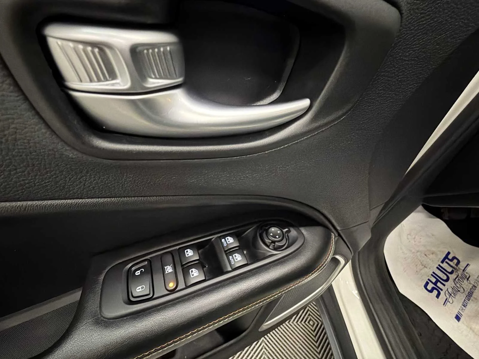 Used 2020 White Clearcoat Jeep Latitude image 15