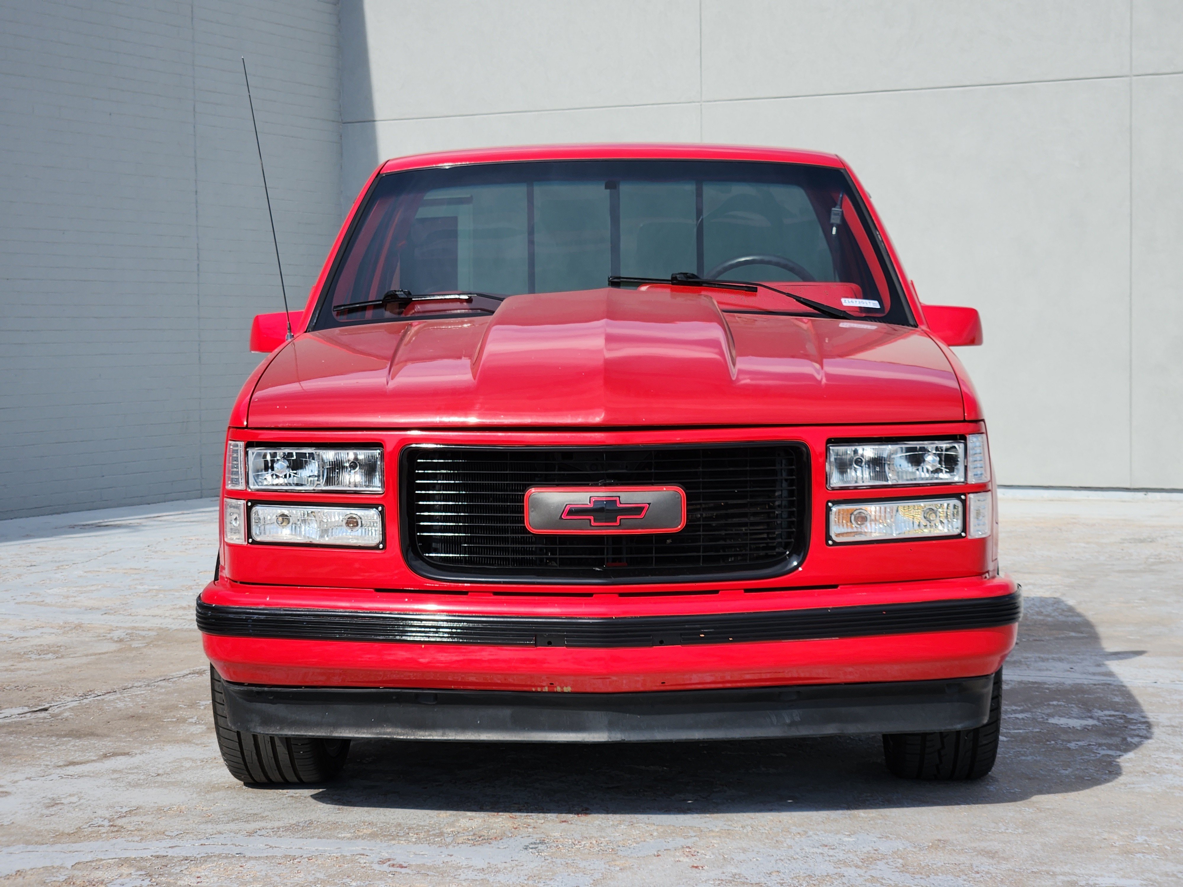 Used 1990 Red Chevrolet REG CAB 2WD 133WB image 2