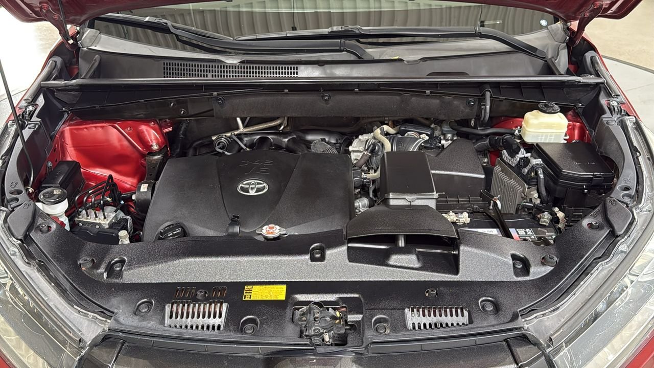 Used 2018 Red Toyota SE image 26