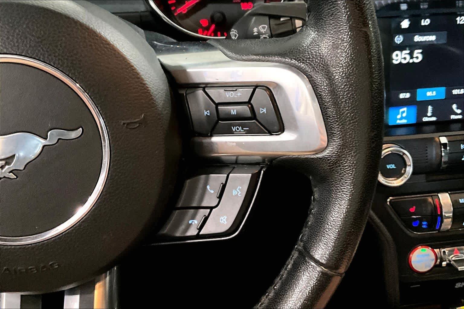 Used 2017 White Platinum Metallic Tri-Coat Ford GT Premium image 22