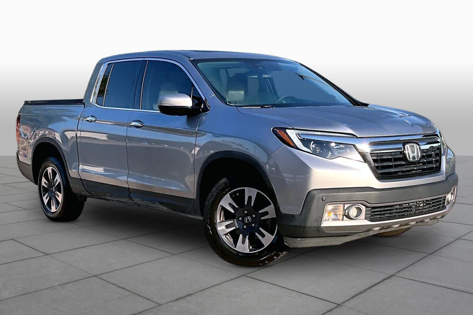 Certified Used 2019 Lunar Silver Metallic Honda RTL-E image 3